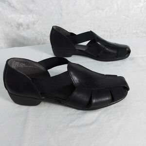 Liz Baker black women's leather flat shoes size 7 M